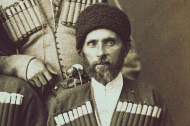 К сожалению, иногда нестабильная обстановка в стране уводит убежденных патриотов на кривую дорожку.