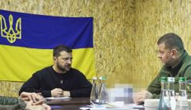 Перестрелки в Киеве: Залужный целил в Зеленского, а попал в себя