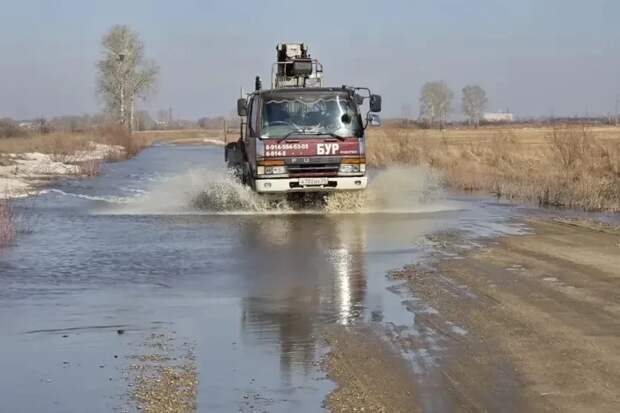 В Приамурье оказались закрыты несколько участков дорог из-за таяния снегов