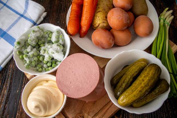 Оливье и «шуба» лидируют в списках и самых любимых, и самых надоевших новогодних блюд