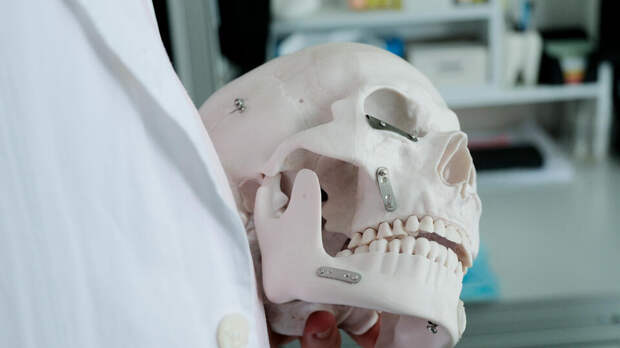 Почти половина стоматологических клиник в России оказалась нелегальной