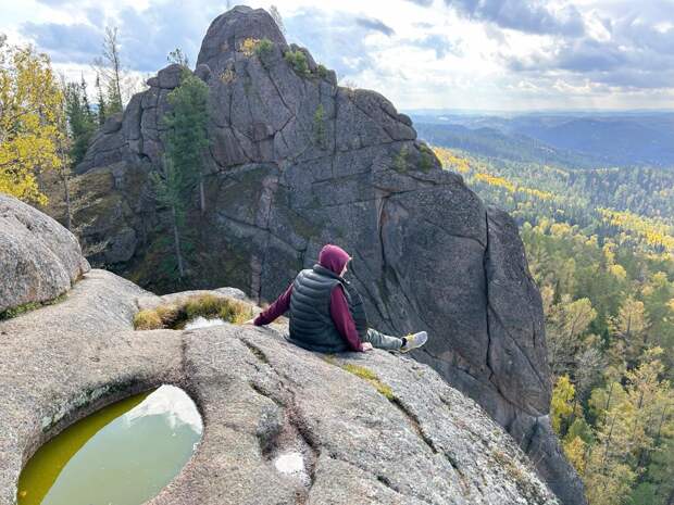 На «Красноярских столбах» закрыли городок для гостей из-за медведей