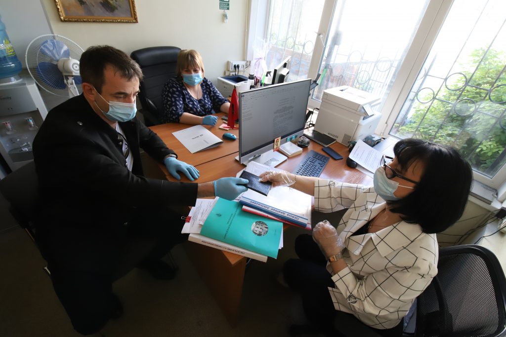 Дмитрий Певцов подал документы на выдвижение в Государственную Думу