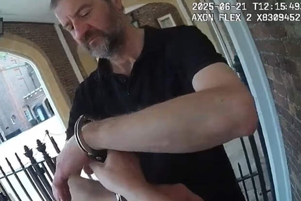 Мужчина проник в королевскую резиденцию и назвался королем