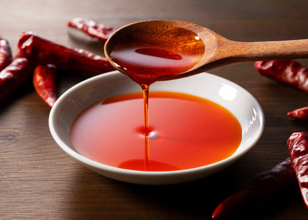 Подросток выдал себя за женщину и убедил знакомого опустить пенис в масло с перцем чили