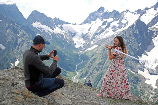 Отдых на горнолыжном курорте Домбай. Как добраться и что посмотреть в 2026 году
