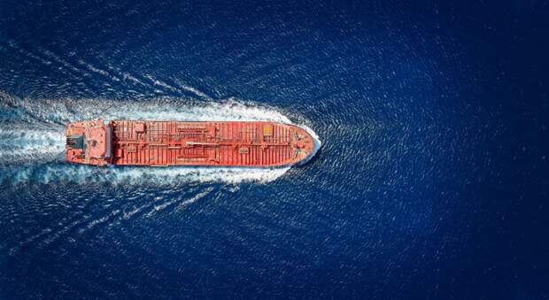 Танкер обстреляли в Персидском заливе у берегов Катара — UKMTO