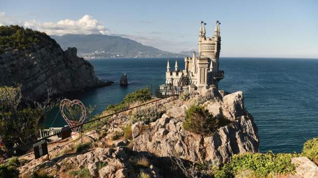 Стало известно, где россияне активно бронируют жильё на отдых летом