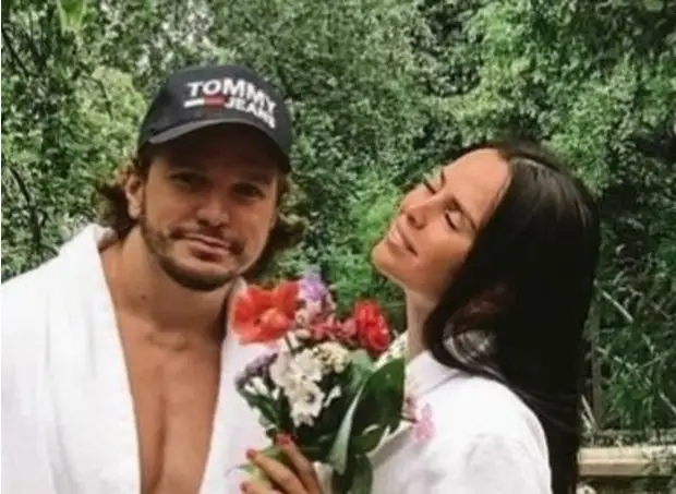 Антон Гусев проводит время с эффектной блондинкой после разрыва с Викторией Романец