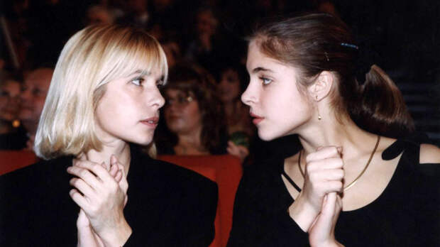 «Никогда не играла на публику»: Анна Нахапетова — о своей маме Вере Глаголевой