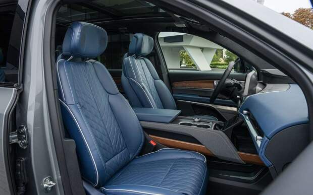 В РФ привезут новый роскошный и мощный Cadillac с пятизонным «климатом»