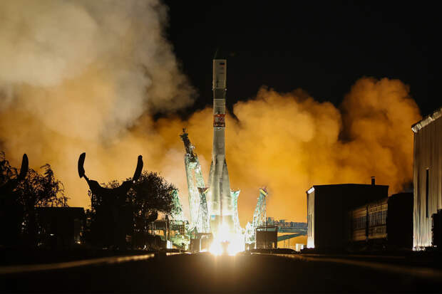 Российский «Прогресс» приподнял МКС