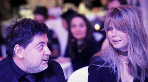 Экс-жена Цекало скрылась в Латвии и требует от продюсера огромные алименты