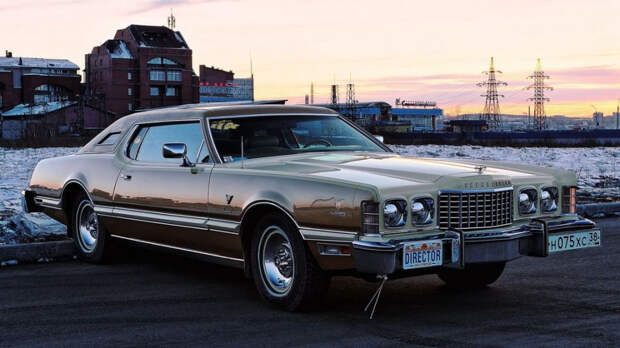 Ford Thunderbird. Ford Thunderbird.