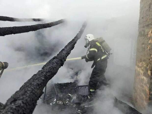 «Балаларымны карап торып яндырдык...»: Апаста янгында үги ата һәм 14 яшьлек бала һәлак