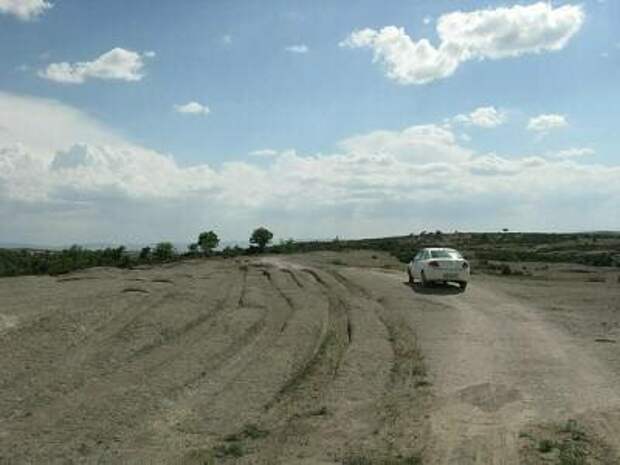Колесные колеи во Фригийской долине. http://www.earthbeforeflood.com/