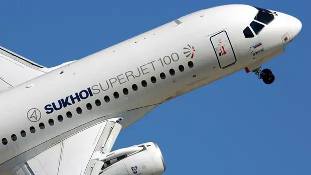 Бой за русское небо: российский Суперджет атакует американского Боинга