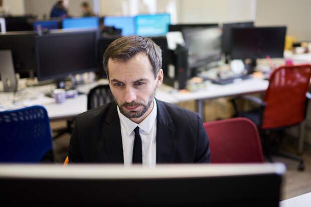 «Это тревожный сигнал» Работодатели начали урезать россиянам рабочую неделю. Чем опасна неполная занятость?