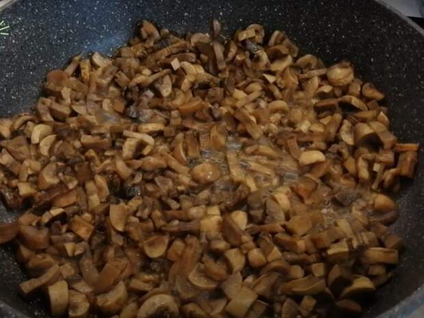 Салат «Гурман». Готовлю с курицей, грибами и сыром: красиво, вкусно и аппетитно