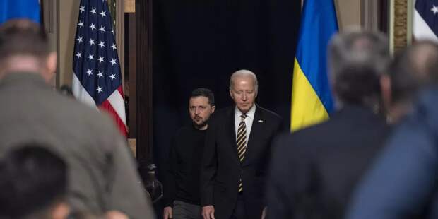 Проклятые миллиарды. Крохи с американского стола загоняют Украину в ловушку