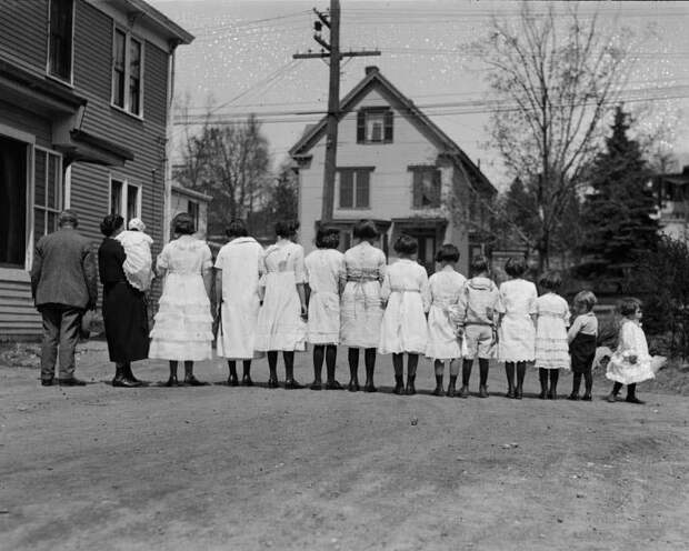 В семье 15 человек: их нелегкая, но веселая жизнь в фотогрфиях