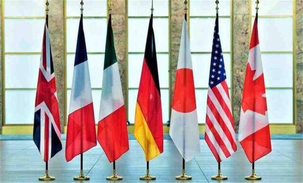 Байден и Макрон обсудили на полях саммита G7 Россию и Китай