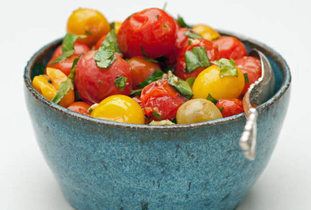 Запеченные томаты с зеленью