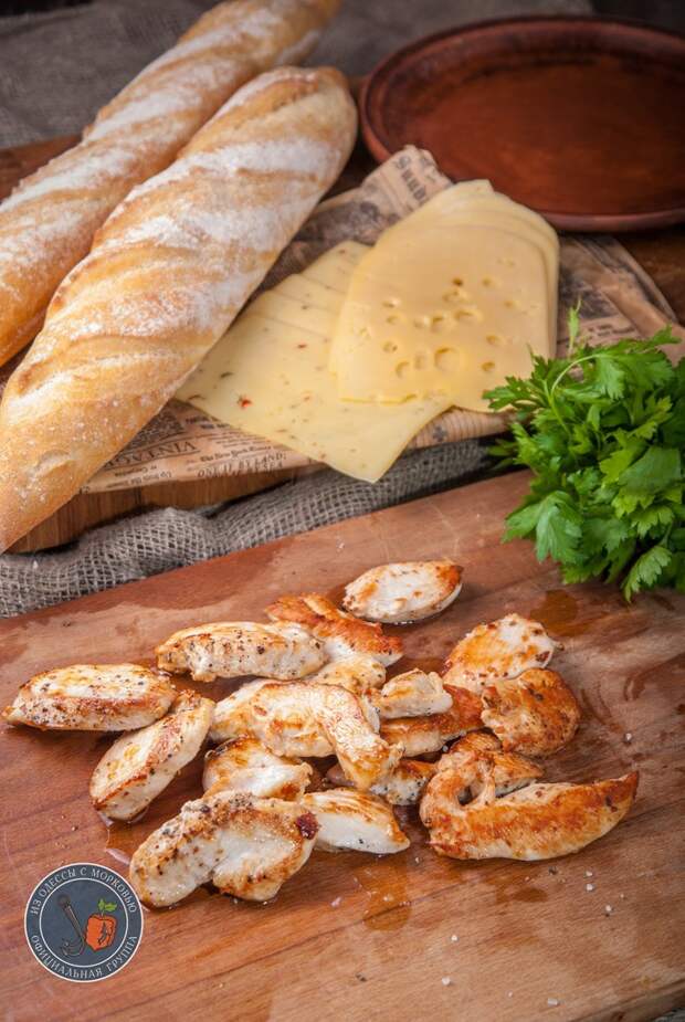 Багет с курицей, сыром и чесночным маслом кулинария, рецепт, длиннопост, еда, из Одессы с морковью, закуска, багет, пятничный тег моё