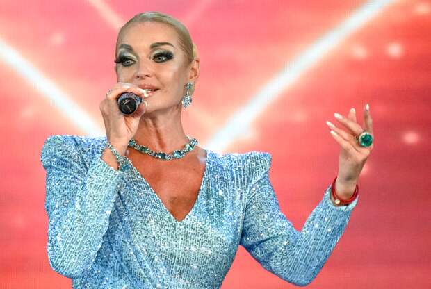 Волочкова легла на операцию за миллион рублей в клинику для бомжей