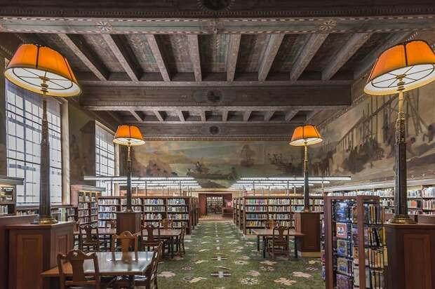 Читальный зал Публичной библиотеки Лос-Анджелеса (США)