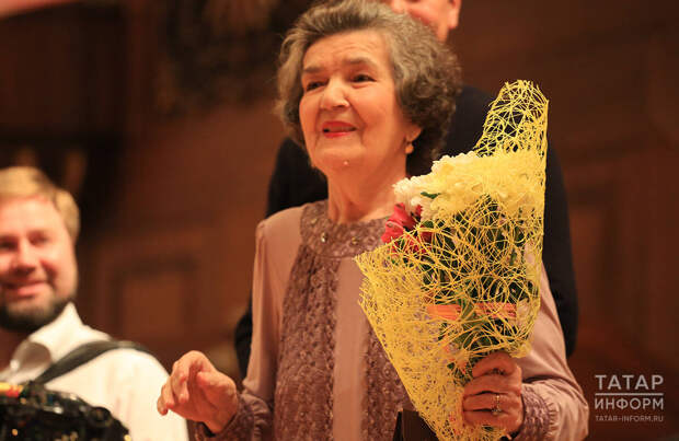 «Әниемә» Флёры Сулеймановой: казахская песня, ставшая своей для татарского народа