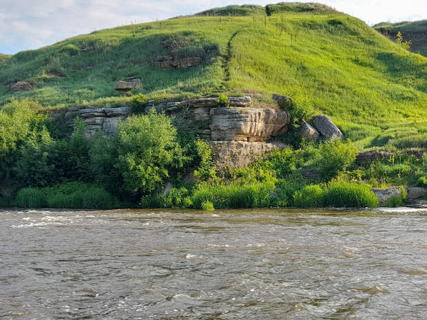 Ведьмина роща на берегу реки. Легенды и быль. Кураповские скалы,и наследие ссср.