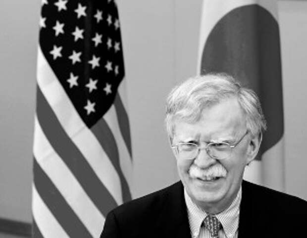Джон Болтон наконец-то осознал, что в одиночку США миром управлять не смогут