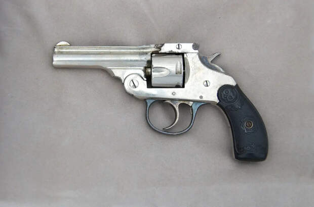 «Айвер Джонсон» — самый безопасный револьвер