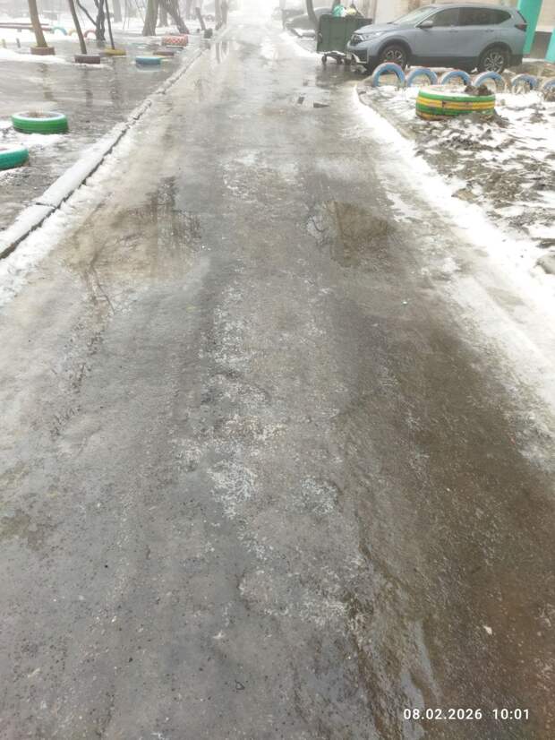 Аллея Победы в Макеевке на зелёном