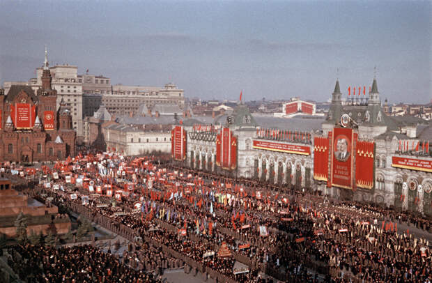 Почему СССР был передовым государством, а у России это не получается