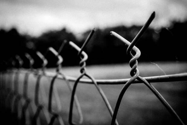 Тоннель с антидроновой защитой обвалился на трассе Николаев-Херсон (ФОТО)