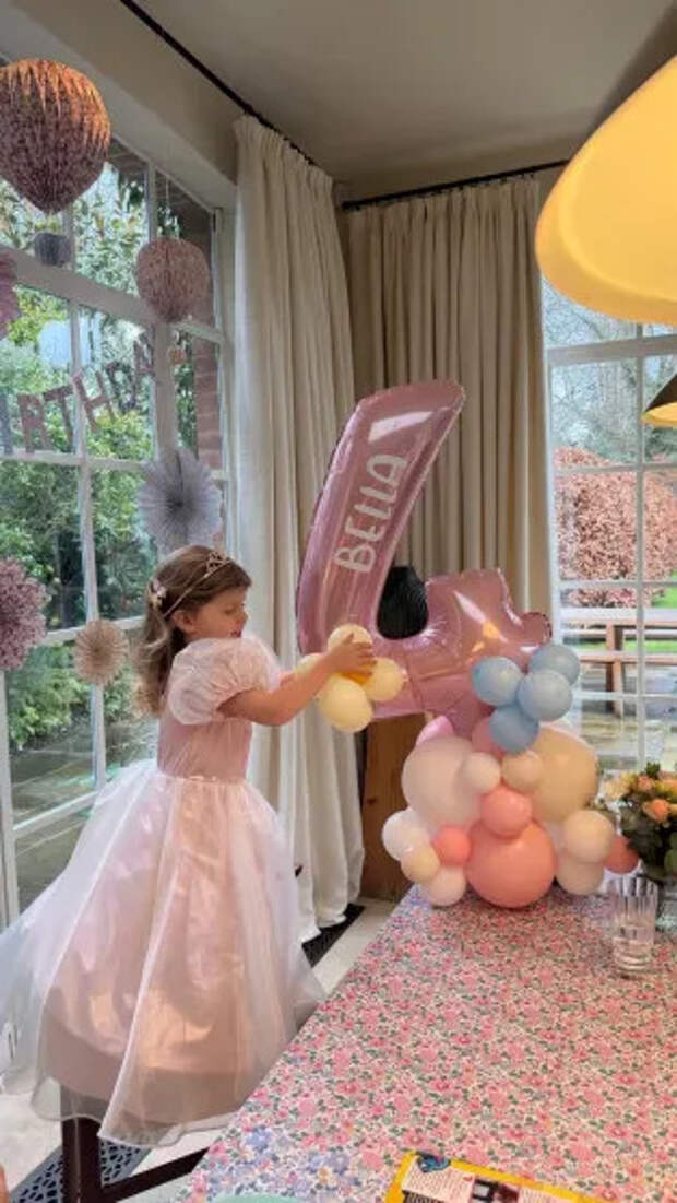 Дочь Рози Хантингтон-Уайтли