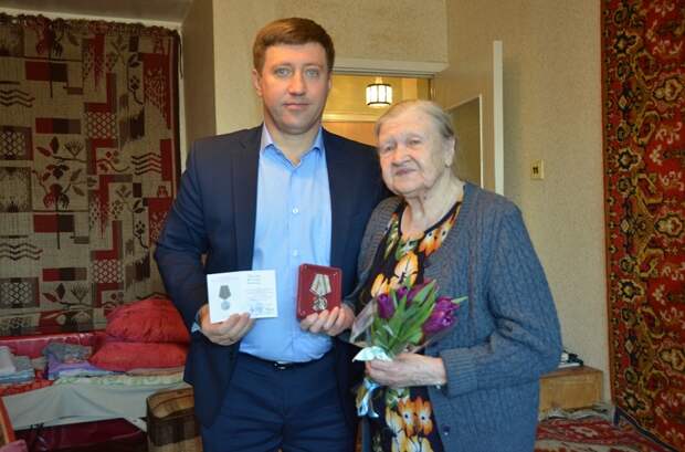 награждение ветеранов медалями 75 лет победы аркадий русских (1)