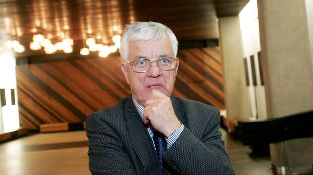 Раймонд Паулс отозвал все доверенности и разорвал отношения с представителями