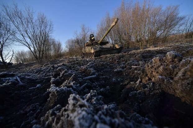 В Сети появилось видео спасения танка «Царь-мангал», подорвавшегося на мине