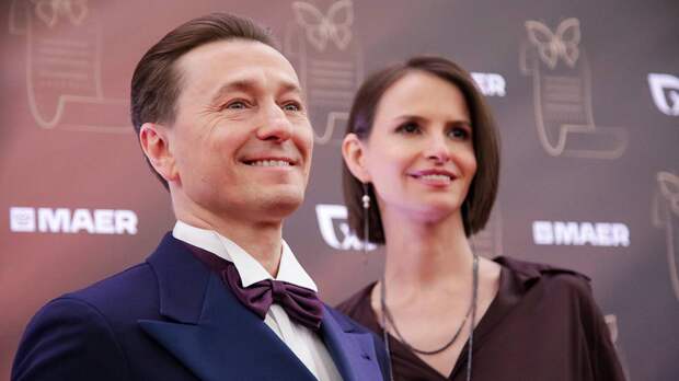 Безруков потребовал выплатить 250 тысяч рублей за выпуск масок с его лицом