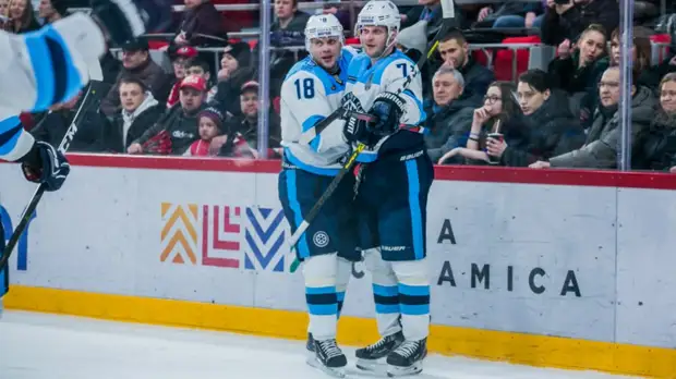 «Сибирь» обыграла «Автомобилист» в матче первого раунда плей-офф КХЛ