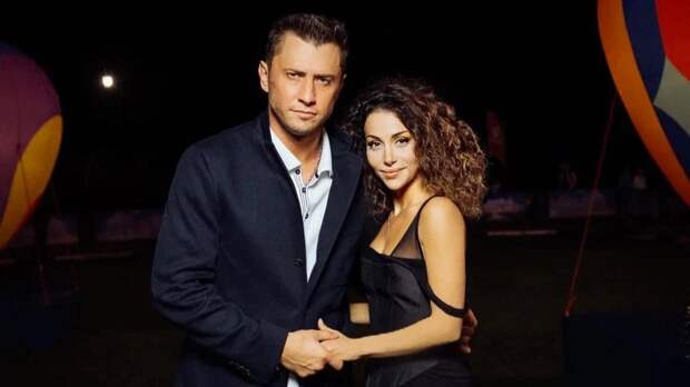 Павел Прилучный и Зепюр Брутян поцеловались на публике: видео Super