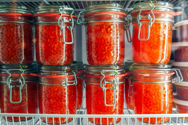 Россиян предупредили о трех популярных схемах мошенников в преддверии Нового года