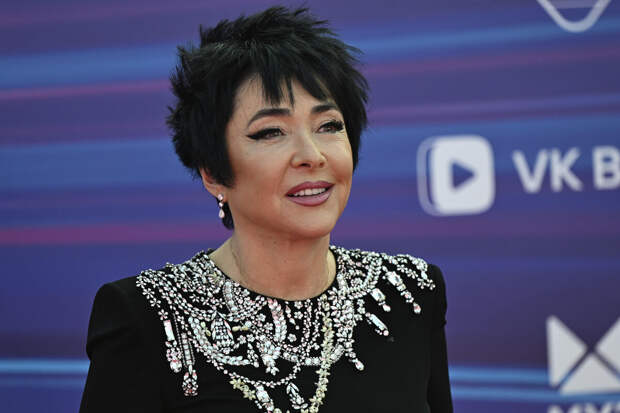 Певица Лолита назвала искусственный интеллект паразитом