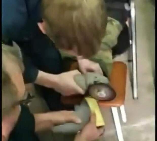 Спасатели Адыгеи высвободили ребенка из наручников на ноге