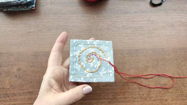 Листайте вправо