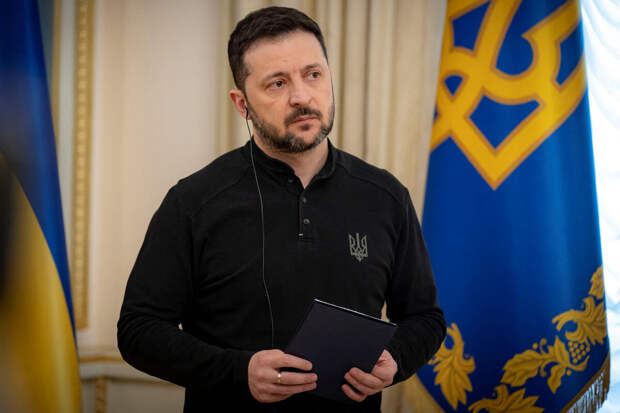 Зеленский: армия России ведет наступление по всем направлениям