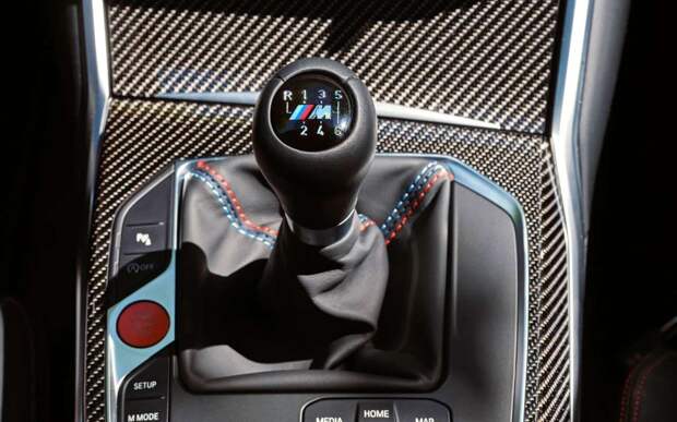 BMW сохранит механическую коробку передач